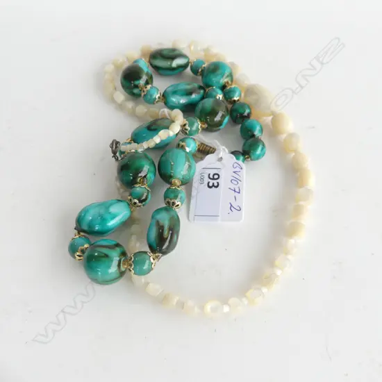 2 VINTAGE BEAD NECKLACES: GRADUATED MOP & MALACHITE TYPE (plastic) ?