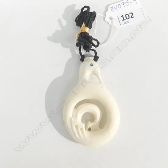 LG CARVED WHALEBONE MANAIA BIRD PENDANT WITH BLACK WAX ADJUSTABLE CORD