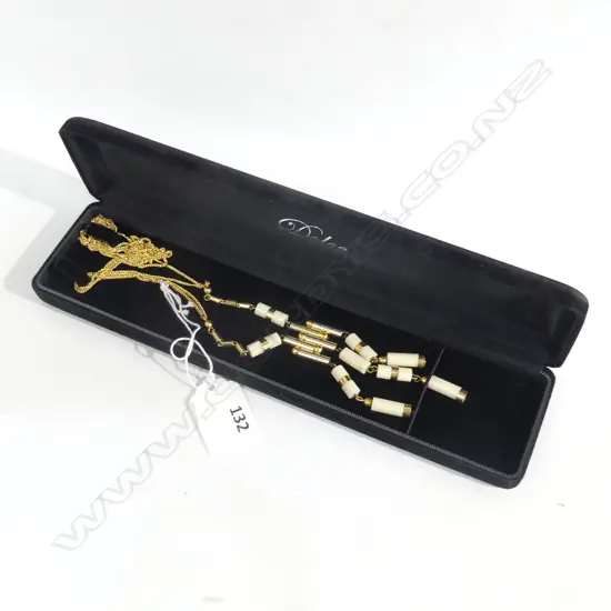 1960'S GOLD TONE & BEAD NECKLACE 