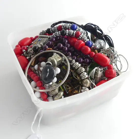 ASST. COSTUME JEWELLERY