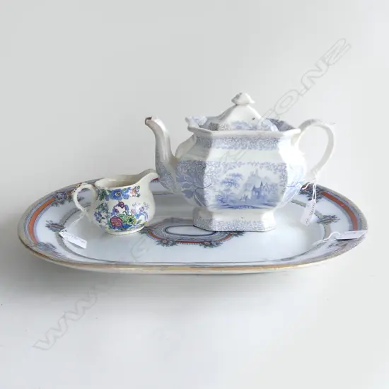 3 CERAMIC ITEMS BL/WH TEAPOT MASONS STRATHMORE JUG & LGE ASHET