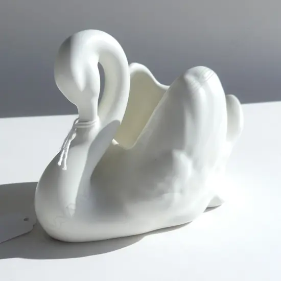 CROWN LYNN SMALL WHITE SWAN L.140mm