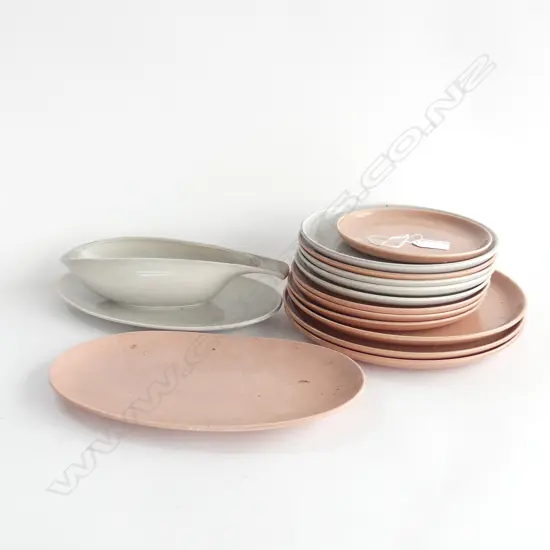 12 RUSSELL WRIGHT PLATES & SAUCE BOAT 