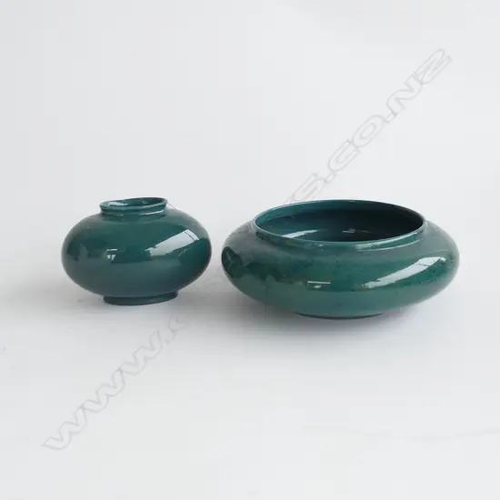 2 SMALL ROYAL DOULTON TITANIAN VASES 135mm dia