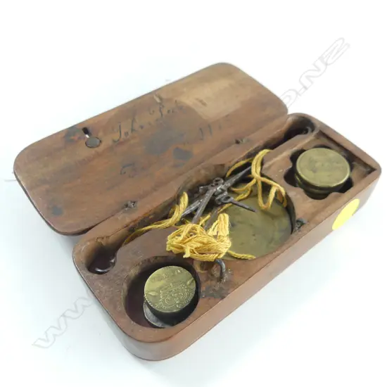 CASED SET GOLD SCALES L 110 MM