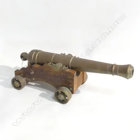 BRONZE MODEL CANON L.330mm