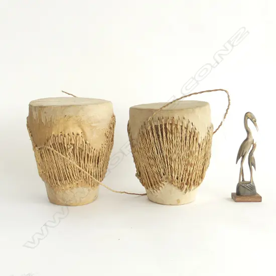 PR VINTAGE SMALL DRUMS + horn carved Masai bird