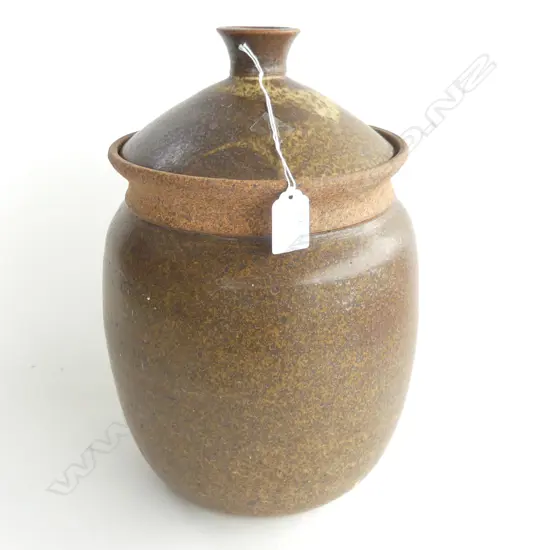 NZ STUDIO POTTERY LIDDED LGE STORAGE JAR H.340mm