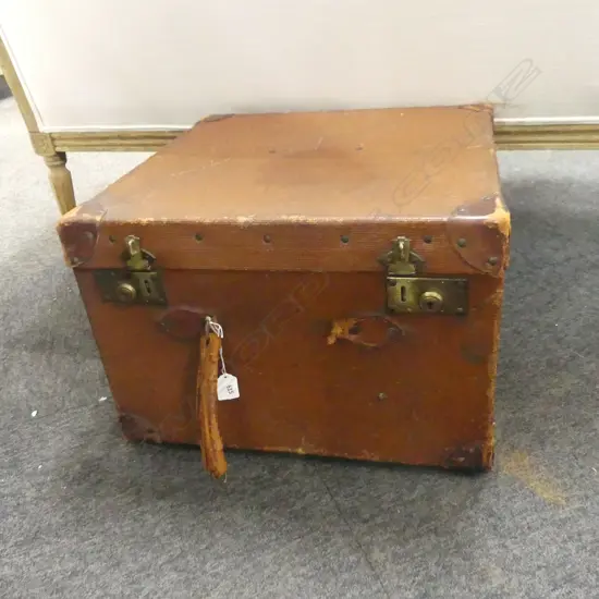 VINTAGE TRUNK TRAVEL CASE 'M.H.' W.450mm