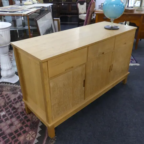 OAK DESIGNER DRESSER 3 DRAWER 3 DOOR SIMPLE LINES
