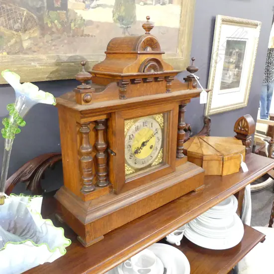 LGE VINTAGE OAK MANTLE CLOCK H.495mm LIGHT BORER