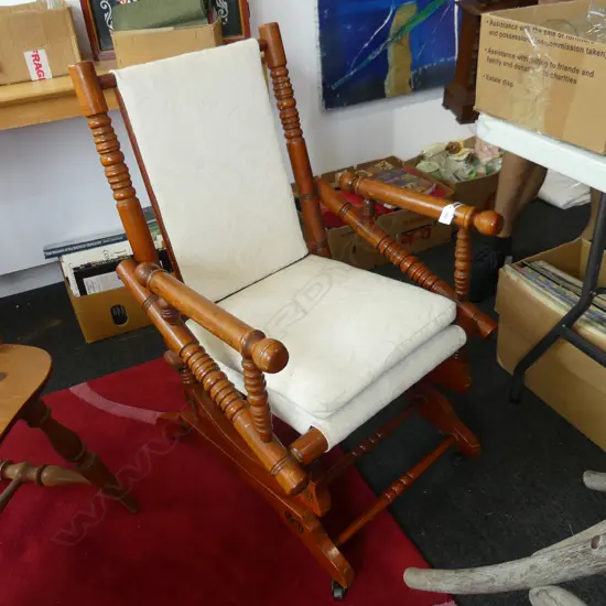 VINTAGE ROCKING CHAIR 