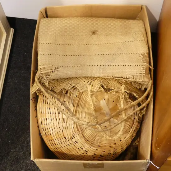 BOX LOT MAORI WOVEN ITEMS ETC