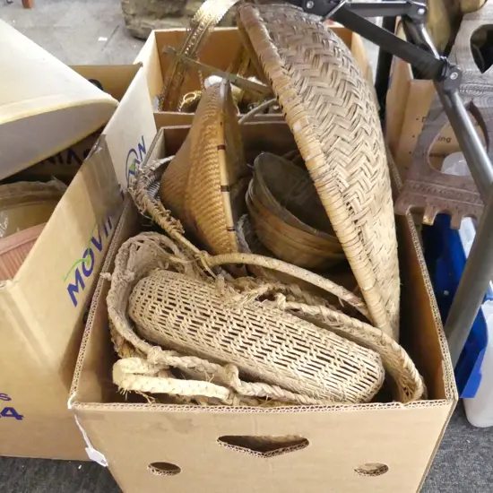 BOX LOT MAORI WOVEN ITEMS ETC