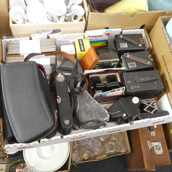 BOX LOT PHOTOGRAPHIC EQUIPMENT; CAMERAS, STEREO IMAGES, SLIDE VIEWERS ETC