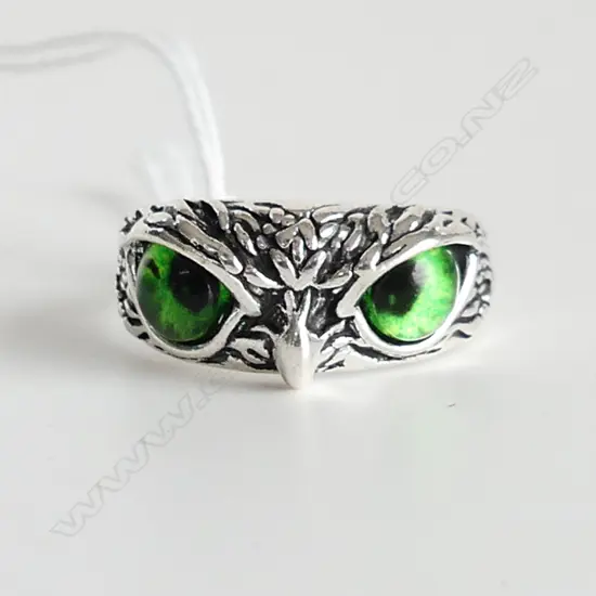 925 SILVER ADJUSTABLE RING WITH GREEN OWL EYES 