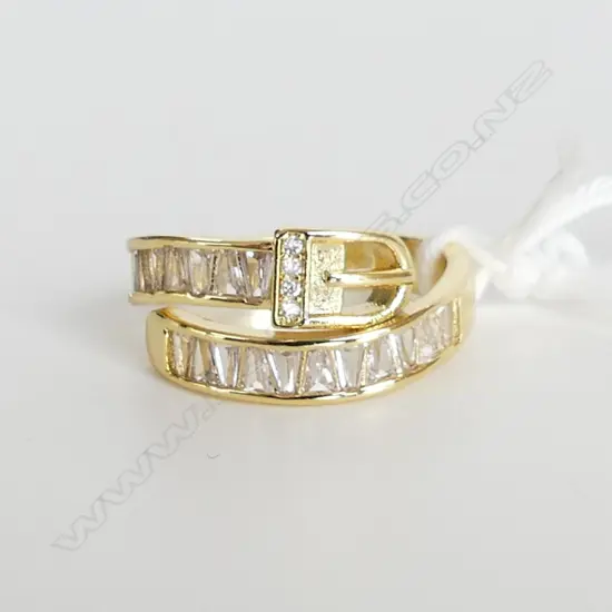 GOLD GILD & CZ BUCKLE RING SIZE L