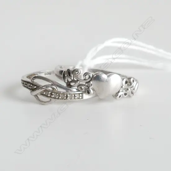 2 925 SILVER SIGNET RINGS