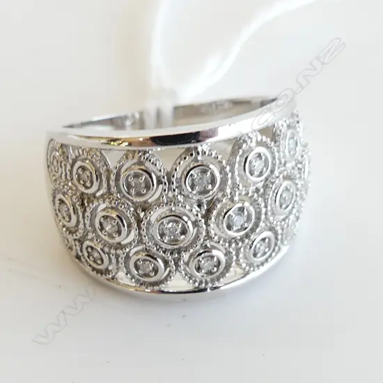 925 SILVER & DIAMOND RING SIZE O