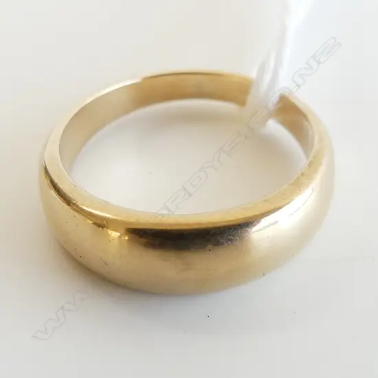 9CT GOLD BAND, 4.62gms SIZE M