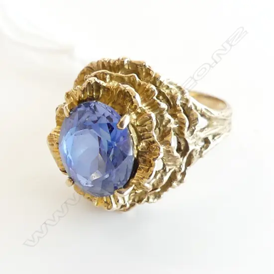 9CT GOLD &  BLUE STONE DRESS RING 4.46GMS SIZE J