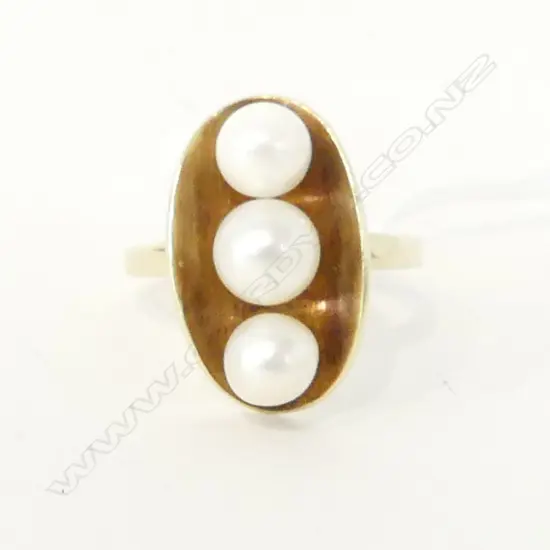 14ct GOLD RING w. 3 PEARLS retro modernist design 5.44gms