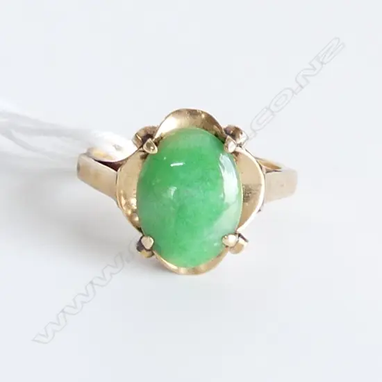 14CT GOLD & JADEITE RING 3.13gms SIZE N