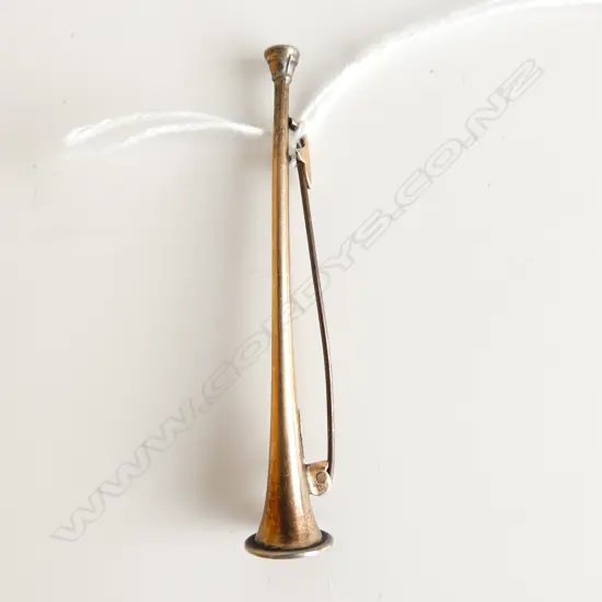 9ct GOLD HUNTING HORN BROOCH W silver ends L.62mm