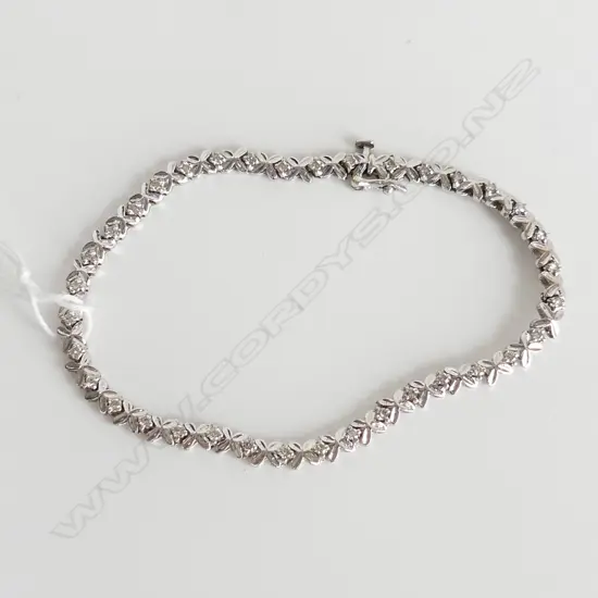 14CT WHITE GOLD & DIAMOND SET TENNIS BRACELET, DIAMOND = 1.00CTS, 10.31GMS
