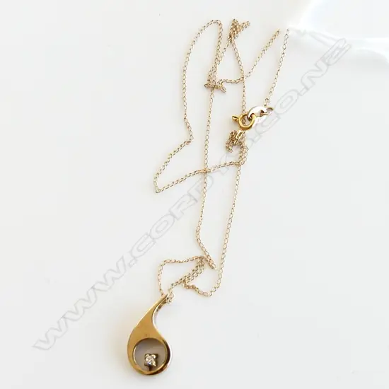 9CT GOLD & DIAMOND PENDANT & CHAIN 1.34gms