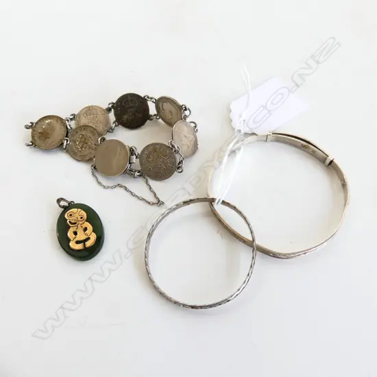 4 PCES JEWELLERY; COIN BRACLET, GREENSTONE TIKI PENDANT, ETC
