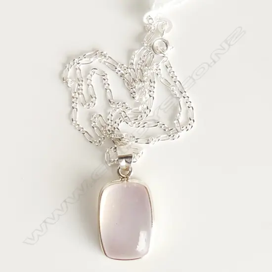 ROSE QUARTZ & 925 SILVER PENDANT & CHAIN