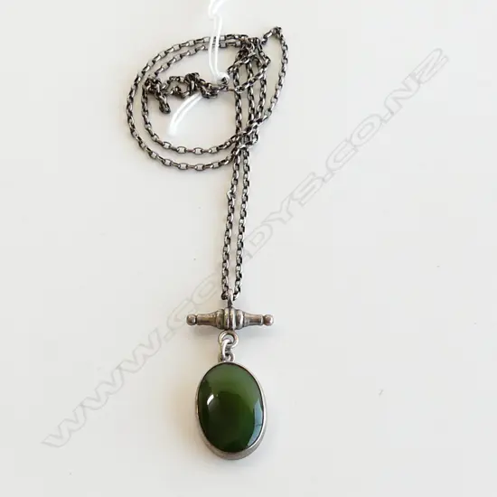 STG SILVER & GREENSTONE PENDANT & CHAIN 16.40gms