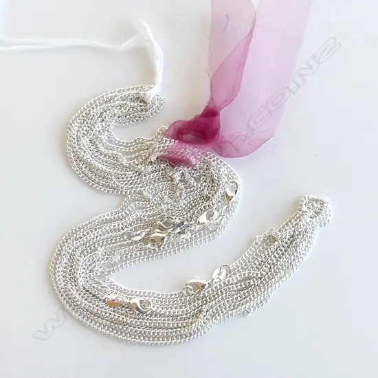 6 925 SILVER CHAINS 29.53gms