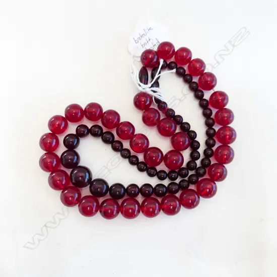 2 VINTAGE RED BAKELITE NECKLACES L'S.370 & 430mm