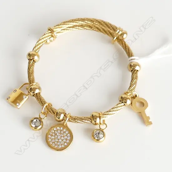 GOLD PLATED ROPE STYLE BRACELET WITH 5 CHARMS 