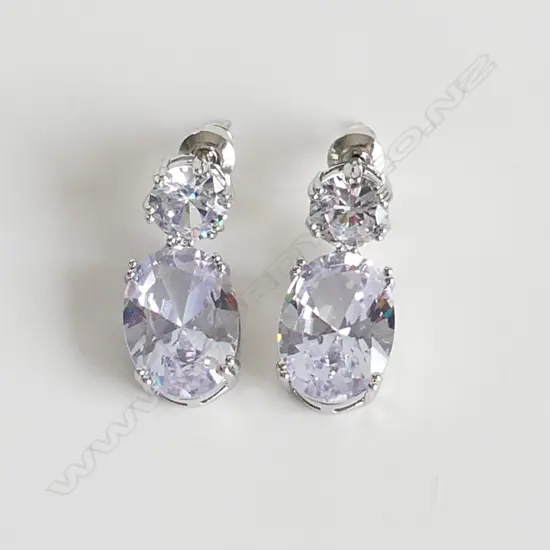 PR LG SILVER PLATED OVAL FAUX DIAMOND DROP EARRINGS 