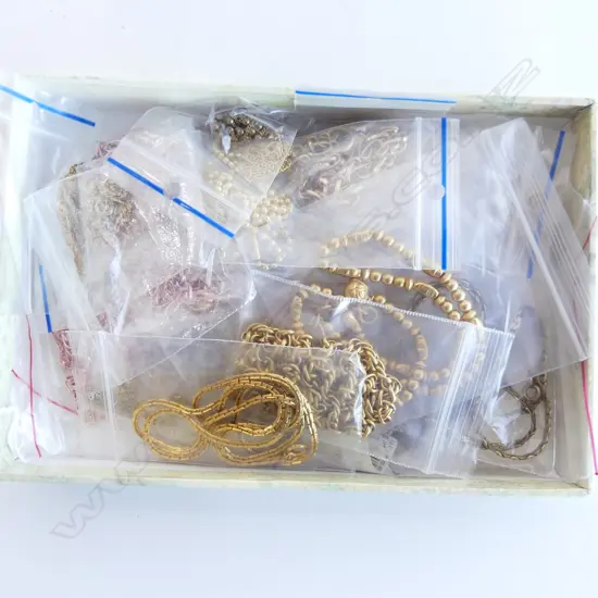 SM BOX ASST GOLD PLATED CHAINS IN BAGS