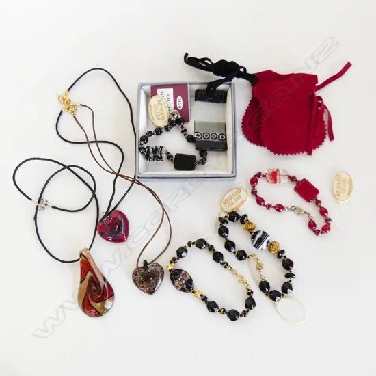 8 PCES MURANO GLASS JEWELLERY; 4 PENDANT NECKLACES, 4 BRACELETS - BLACK / RED TONES