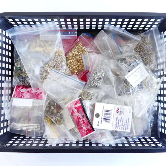 BASKET ASST BAGGED JEWELLERY MAKING PCS 