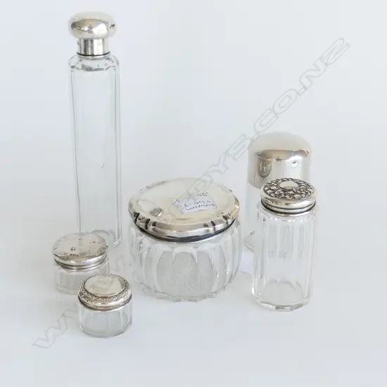 6 ASST VINTAGE STG SILVER LIDDED DRESSING TABLE JARS, INCL 1 EUROPEAN 835 SILVER (dia75mm)