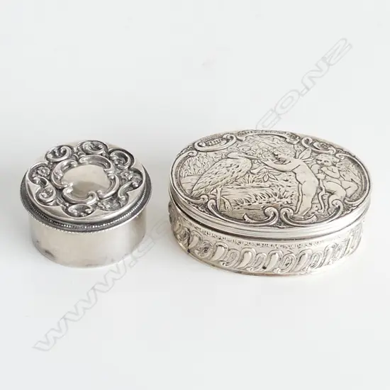 STG SILVER PILL BOX, BIRM 1906, + SILVER PLATE OVAL LIDDED BOX, CHERUBS & CRANE EMBOSSED LID (L 63mm)