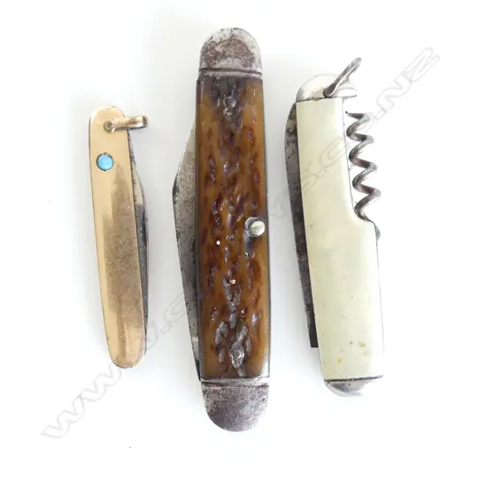 THREE VINTAGE POCKET KNIVES
