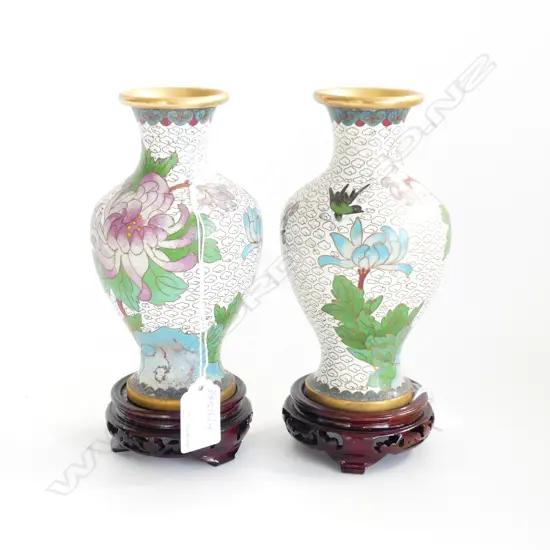 PAIR OF CLOISONNE VASES WITH STANDS H 190 MM