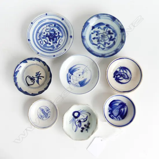 8 SMALL CHINESE DISHES; CHING ETC 95mm dia