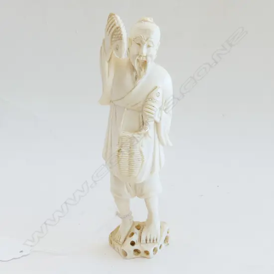 CARVED IVORY CHINESE FISHERMAN H.140mm