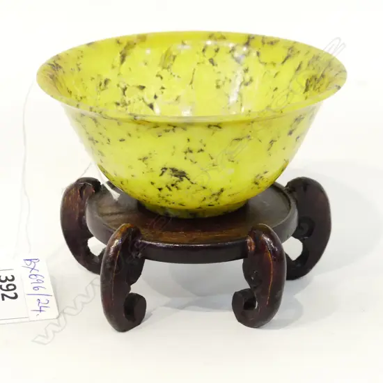 SPINACH JADE BOWL ON STAND 100mm dia