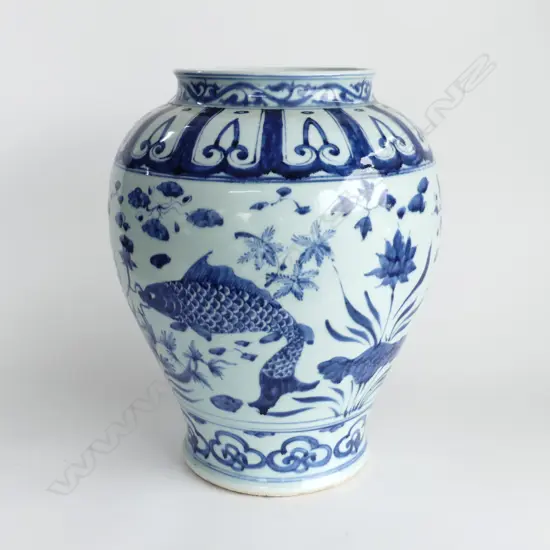 LG CHINESE B/W VASE H.400mm