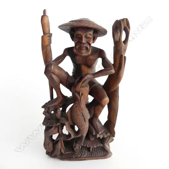 CHINESE WOOD CARVING OF A FISHERMAN WITH FISH.H 29CM