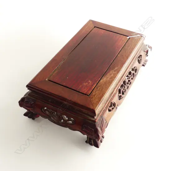 LG ORIENTAL CARVED WOODEN RECTANGULAR DISPLAY STAND 415x255x135mm